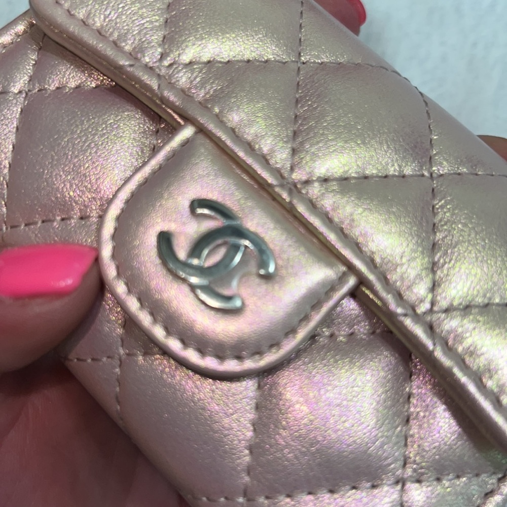 SOLD. 🌸 Chanel Iridescent Pink Key Holder 21K 🌸 - Picture 16 of 16
